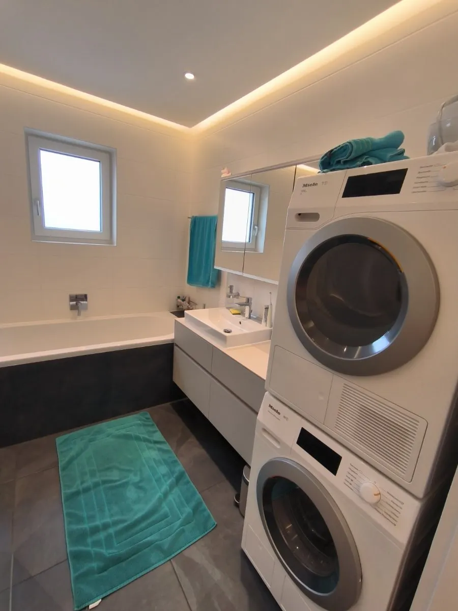 Schöne Neubauwohnung mit Schlossblick – pohled 3