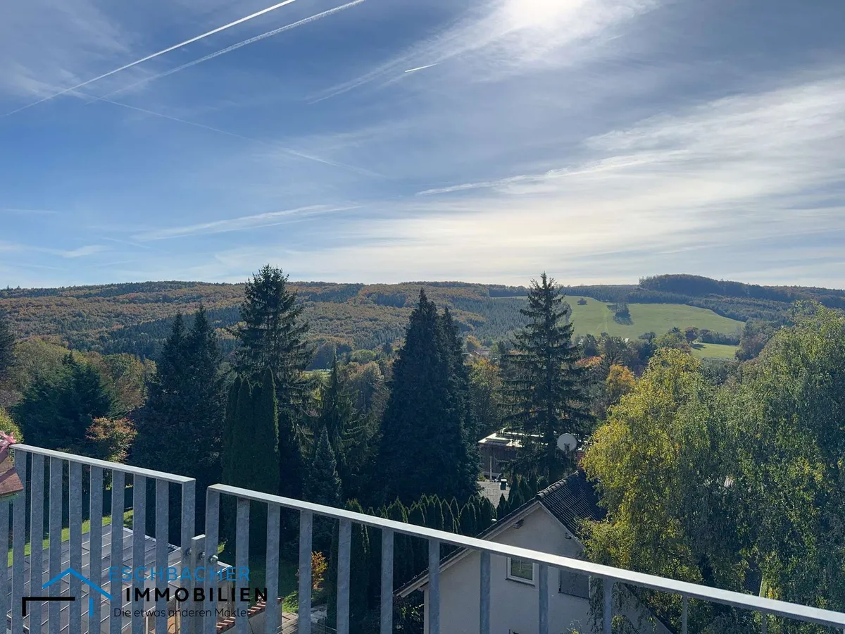 2,5-Zimmer-Maisonette mit traumhaftem Wienerwaldblick & 40 m² Dachterrasse, Riederberg