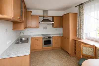 8-Zimmer-Gewerbeimmobilie kaufen in Gmunden – 160 m², € 475.000 – Bild 2 von 10
