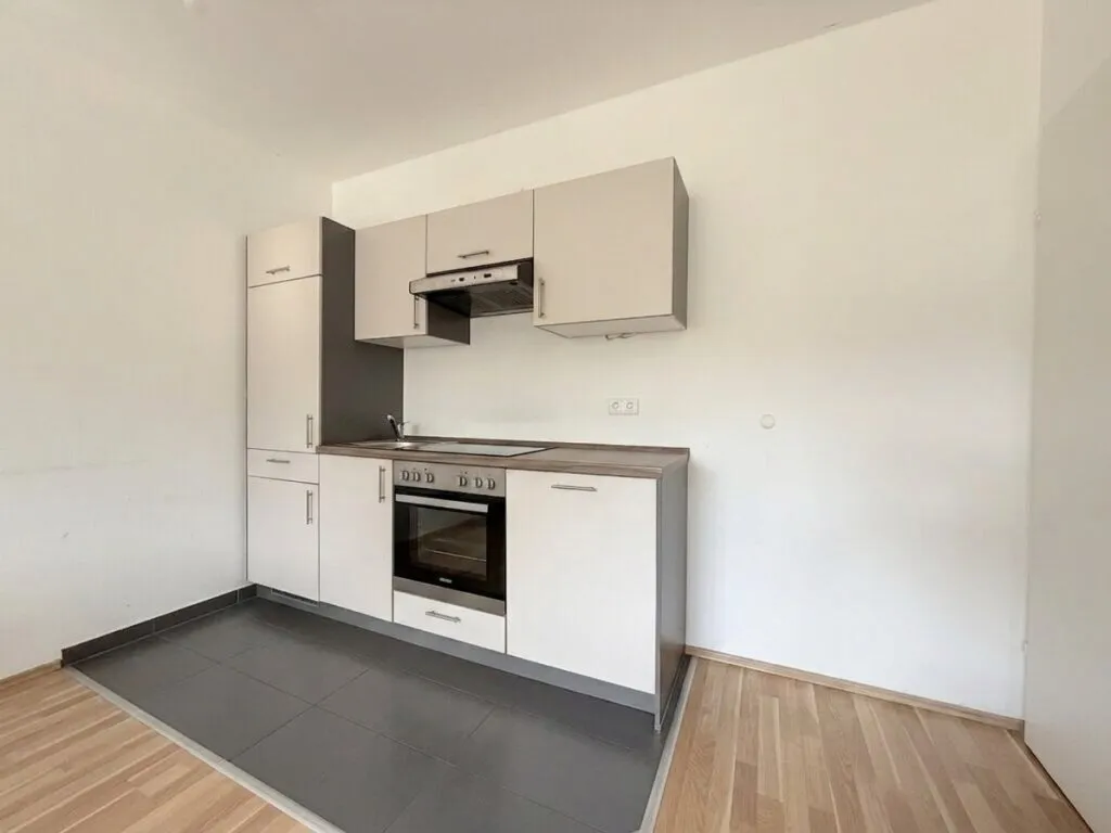 Innenhofruhe und Kühlung! Moderne 2-Zimmer-Wohnung bei U3 Hütteldorfer Str. / 10A Bus und Straßenbahnen 10, 46, 49, 52! - Ansicht 3