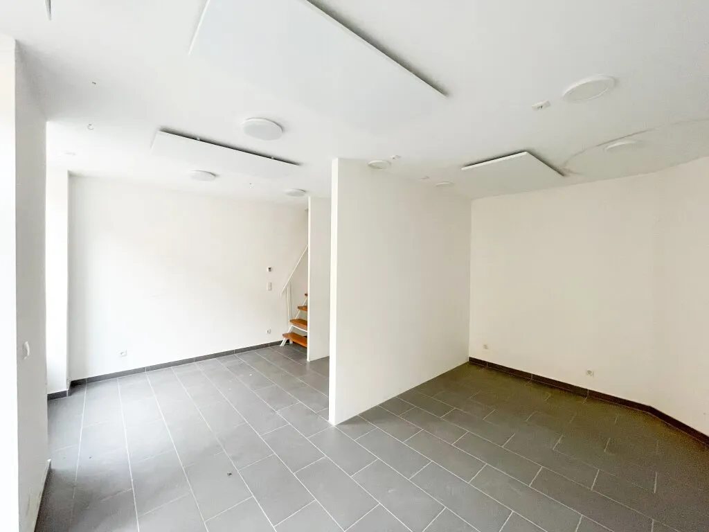 Attraktives Geschäftslokal in 1130 Wien - Ideal für Ihr Geschäft! – pohled 2