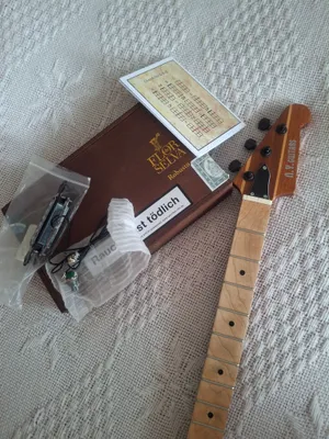 Gitarre - Cigar Box Guitar Bausatz 3saitig elektrisch/ akustisch mit orig. Gitarrenhals