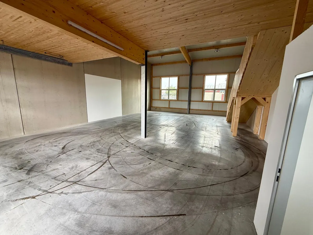 NEUBAU GEWERBEHALLE MIT BÜRO zu Vermieten 180m² Wärmepumpe Erstbezug Matzendorf - Ansicht 2