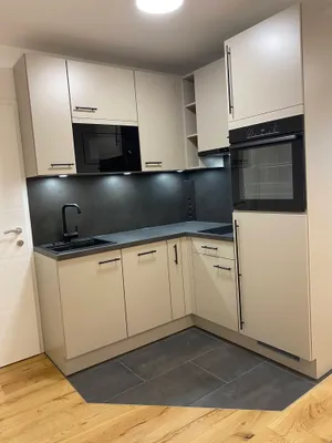 *provisionsfreier* Bezug nach erstklassig hochwertiger Generalsanierung einer 2-Zimmer Wohnung in 1120, Wien nahe Bahnhof Meidling! – Bild 2