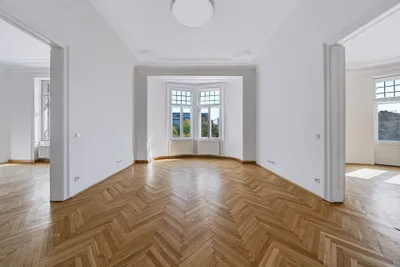 Altbau-Eleganz im Servitenviertel: Helle 4 Zimmerwohnung zwischen Donaukanal und U-Bahn
