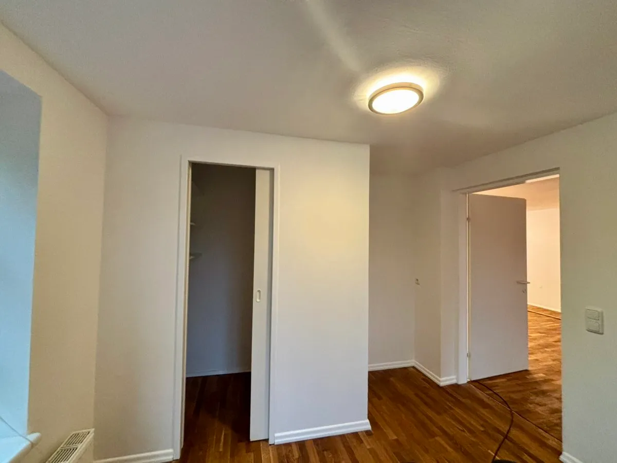 Charmante Altbauwohnung am Mühlbach mit Blick auf den Ledererturm - 52 m² - Ansicht 2