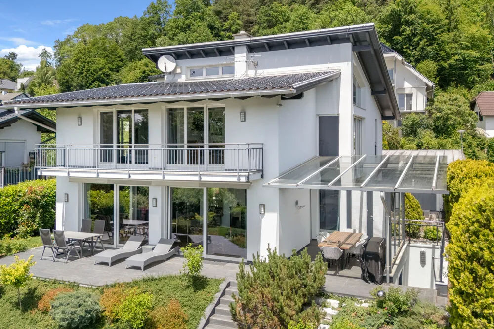 Villa mit spektakulärem Seeblick - Widok 2