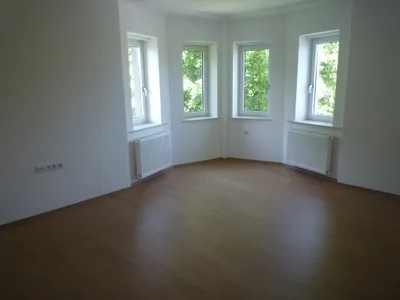 4-Zimmer-Wohnung mieten in Amstetten – 110 m², € 1.290 – Bild 2 von 11
