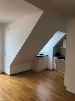 Dachgeschoss-Wohnung mit tollem Schnitt in Ruhelage zu vermieten – Bild 2