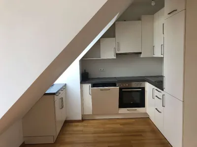 Dachgeschoss-Wohnung mit tollem Schnitt in Ruhelage zu vermieten