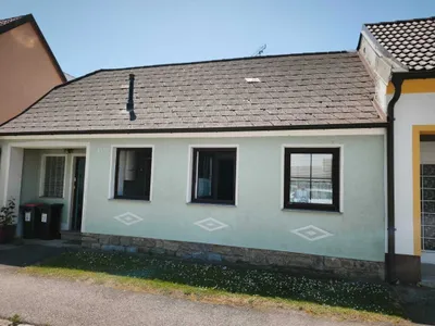 3-Zimmer-Haus kaufen in Hollabrunn – 74 m², € 115.000 – Bild 1 von 14