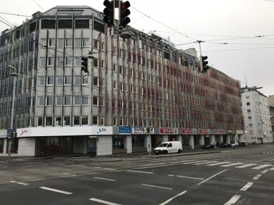 Gewerbeimmobilie mieten in Wien – 2 336 m² – Bild 2 von 8