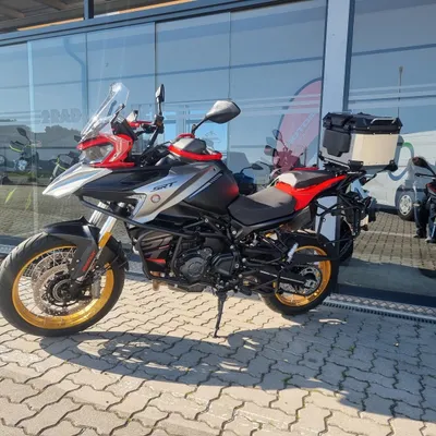 QJ Motor SRT 900 SX