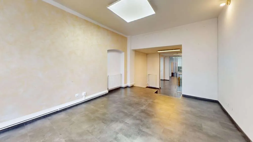 Raum für Ideen: Modern ausgestattetes Büro mit flexibler Nutzung & Parkplätzen - View 3