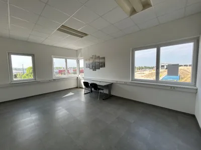 Gewerbeimmobilie mieten in Wels – 39 m², € 558 – Bild 2 von 12