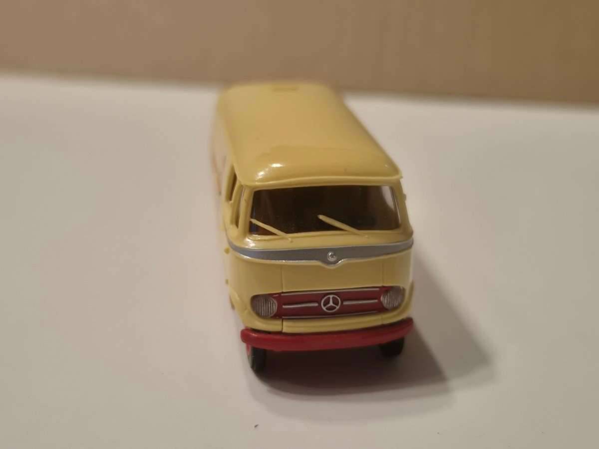 LL915 NOREV 351146 1/43 1:43 Camion Mercedes Benz L319D Van Tesa 1962 LL915 NOREV 351146 1/43 1:43 Camion Mercedes Benz L319D Van Tesa 1962