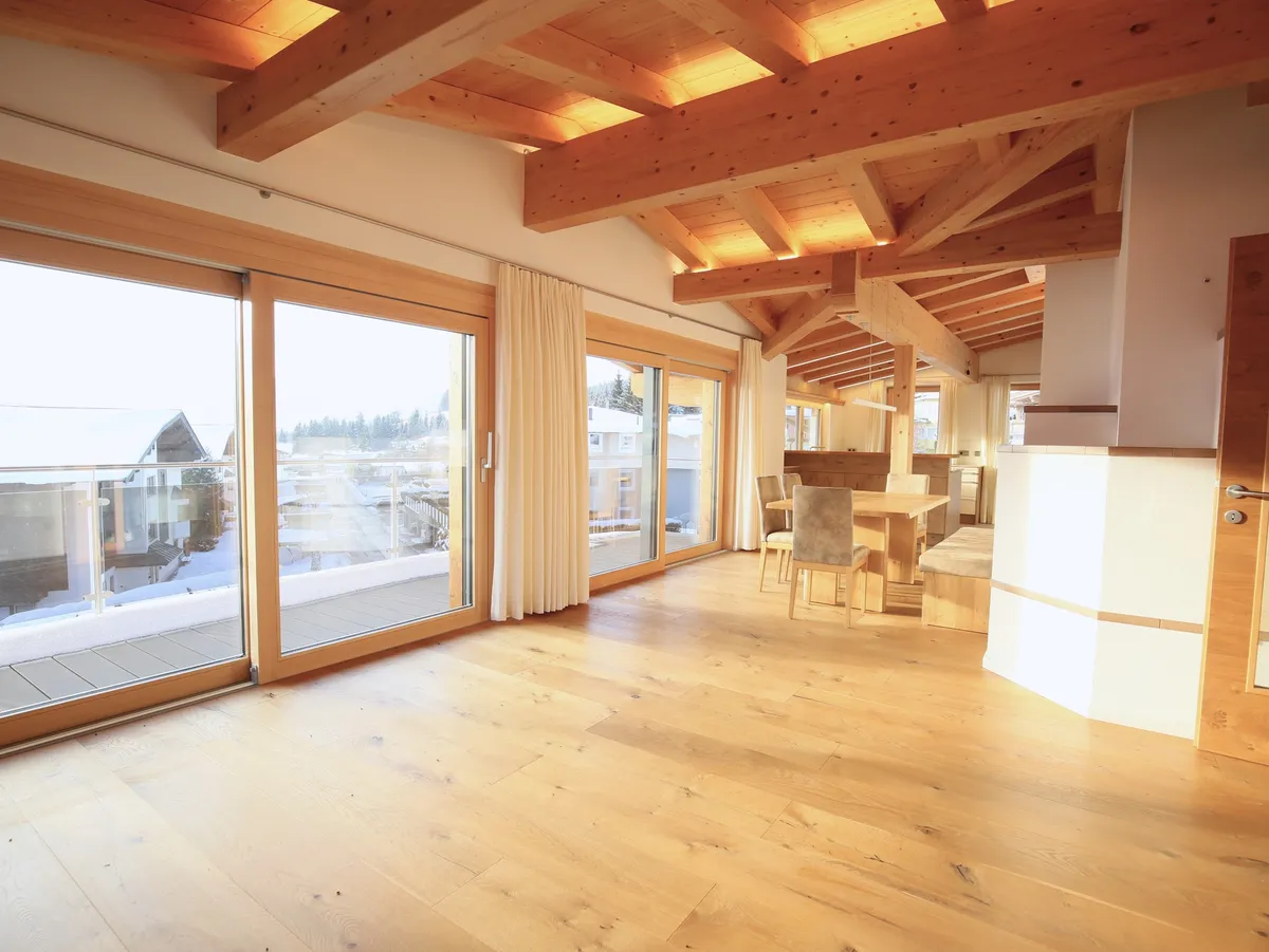 Modernes Einfamilienhaus mit Einliegerwohnung und sensationellem Kaiserblick – pohled 3