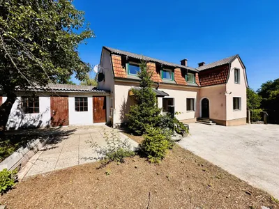 Haus kaufen in Neunkirchen – 190 m², € 279.700
