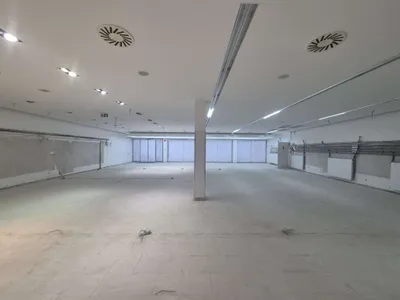 2-Zimmer-Gewerbeimmobilie mieten in Neunkirchen – 295 m², € 3.542 – Bild 2 von 9
