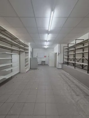 2-Zimmer-Gewerbeimmobilie mieten in Neunkirchen – 295 m², € 3.542 – Bild 5 von 9