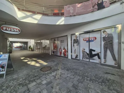 2-Zimmer-Gewerbeimmobilie mieten in Neunkirchen – 295 m², € 3.542 – Bild 8 von 9