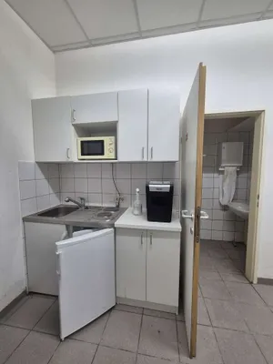 2-Zimmer-Gewerbeimmobilie mieten in Neunkirchen – 295 m², € 3.542 – Bild 7 von 9