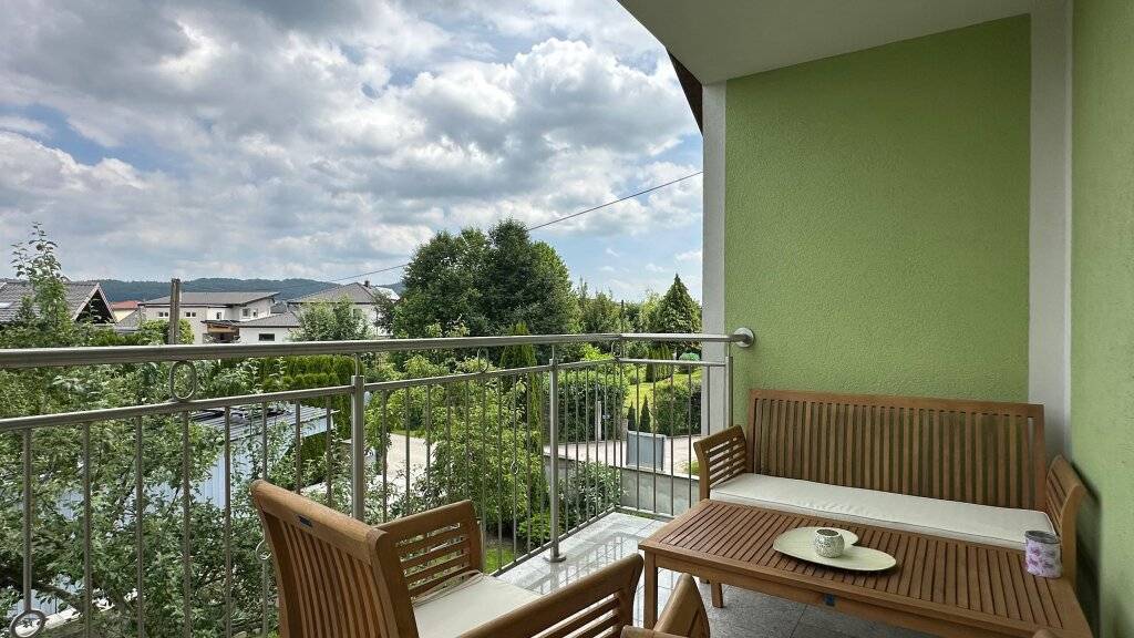 Modernes Haus mit zwei Wohneinheiten und großzügigem Außenbereich, Munderfing