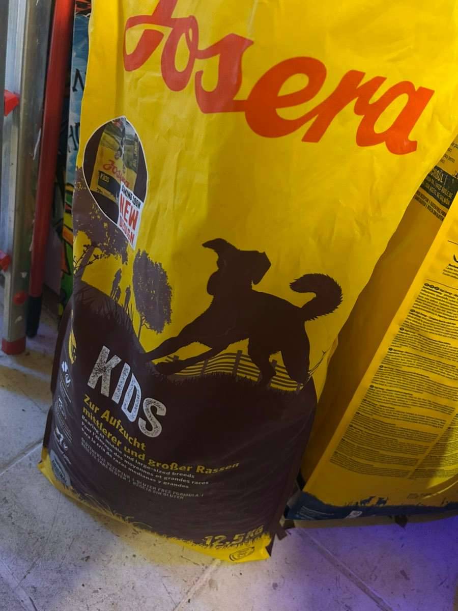Josera Kids Hundefutter, Trockenfutter ca 11kg + 2,7kg sensitiv Josi,   25,- (7141 Podersdorf am See) - willhaben