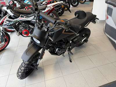 Brixton Crossfire 125 XS in backstage black !!! AUF LAG...