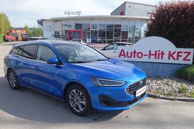 Ford Focus Turnier 1,5 EcoBlue Titanium Aut.***AHK/P...