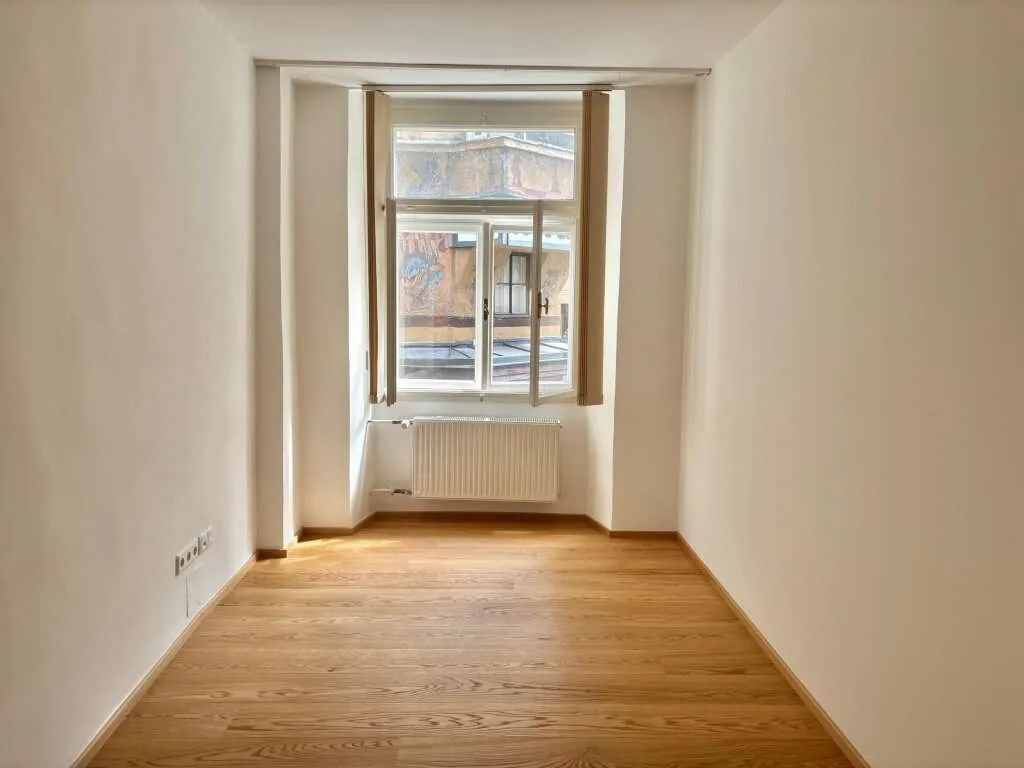 PLATZL: Repräsentative 3-Raum-Altbau-Bürofläche (ca.88m²) im Münchnerhof für Kanzlei/Büro/Ordination etc. - Widok 2
