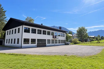 Gewerbeimmobilie mieten in Salzburg-Umgebung – 448 m², € 7