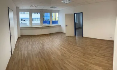 2-Zimmer-Gewerbeimmobilie mieten in Baden – 66 m², € 857 – Bild 3 von 5