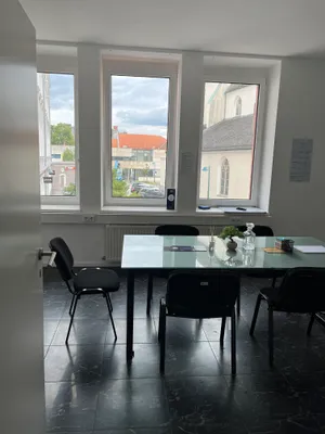 6-Zimmer-Gewerbeimmobilie mieten in Wels – 152 m², € 1.913 – Bild 4 von 13