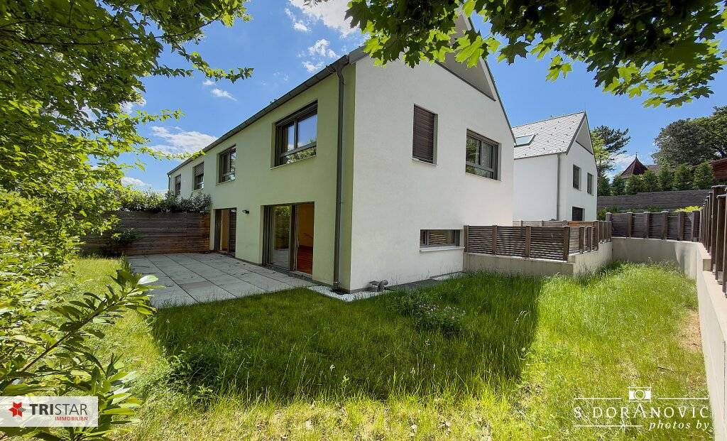 Zum Verkauf: Exklusive Doppelhaushälfte mit Aufzug, Keller, Garten & Terrassen in 2372 Gießhübl - Neubau 2022, sofort bezugsfertig!, Gießhübl