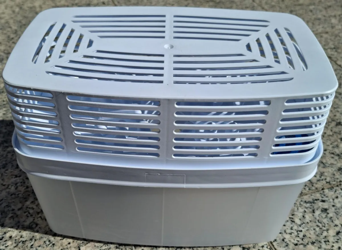 Raumentfeuchter / Luftentfeuchter Box - Granulat-Entfeuchter (Weiß), € 4,- (4770 Andorf)