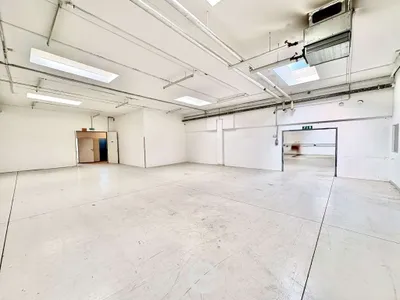 Gewerbeimmobilie mieten in Mödling – 336 m², € 6.250 – Bild 4 von 11