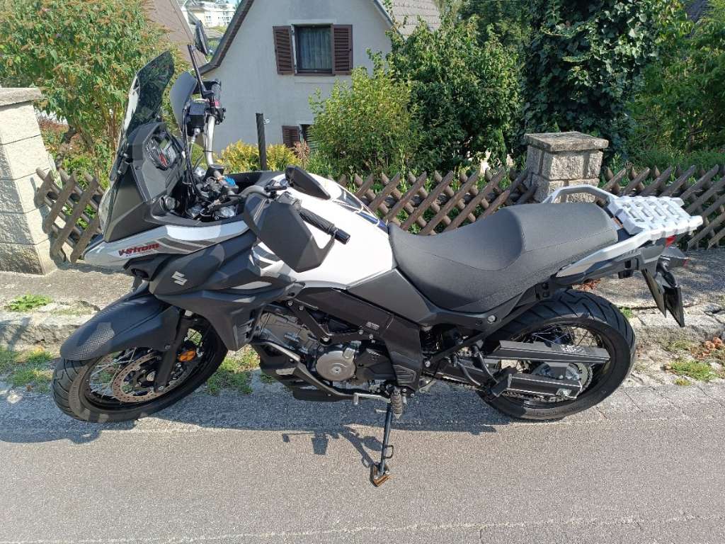 Suzuki V-Strom 650 XT Tourer