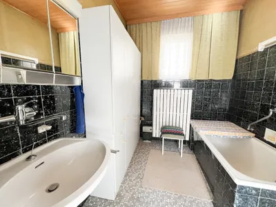 9-Zimmer-Haus kaufen in Neunkirchen – 200 m², € 245.000 – Bild 7 von 19