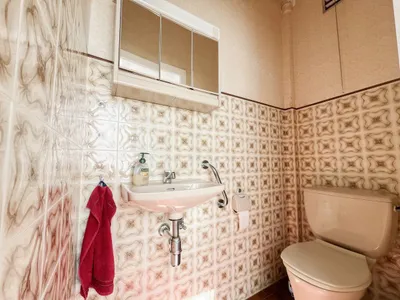 9-Zimmer-Haus kaufen in Neunkirchen – 200 m², € 245.000 – Bild 6 von 19