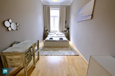 MÖBLIERTE 3-ZIMMER WOHNUNG IN TOP-LAGE – Bild 3