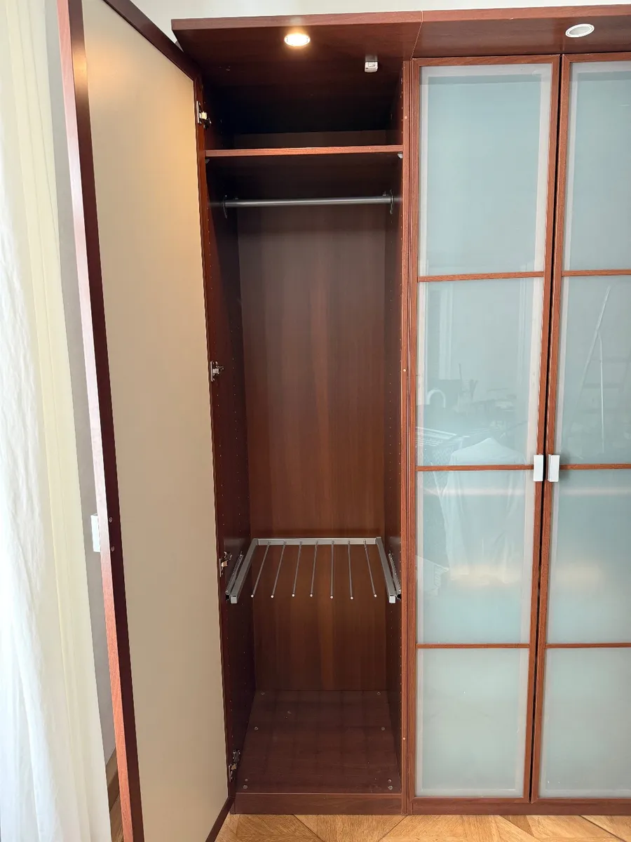 IKEA PAX Kleiderschrank - Braun - Inkl. Beleuchtung, € 180,- (1080 Wien)