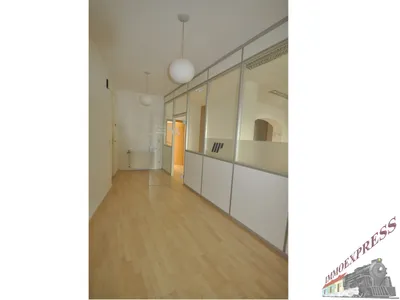 4-Zimmer-Gewerbeimmobilie mieten in Sankt Pölten – 180 m², € 2.327 – Bild 12 von 19