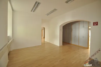 4-Zimmer-Gewerbeimmobilie mieten in Sankt Pölten – 180 m², € 2.327 – Bild 4 von 19