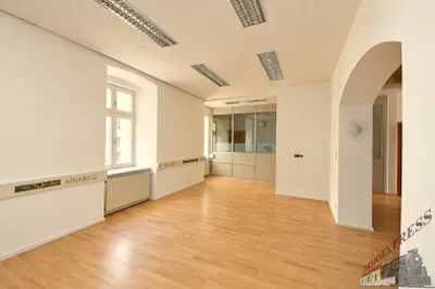 4-Zimmer-Gewerbeimmobilie mieten in Sankt Pölten – 180 m², € 2.327 – Bild 11 von 19