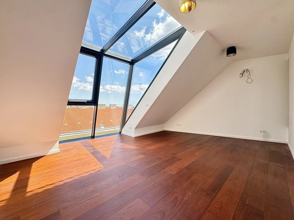 Atemberaubender Fernblick über Wien | Außergewöhnliche Glasflächen | Top-Ausstattung | 2 Terrassen I Nähe Aumannplatz - Ansicht 3