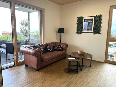 Wunderschöne & vollmöblierte 2-Zimmerwohnung in absoluter Ruhelage mit schönem Ausblick von großer Terrasse - en suite Badezimmer inklusive – Bild 3