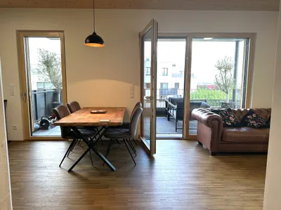 Wunderschöne & vollmöblierte 2-Zimmerwohnung in absoluter Ruhelage mit schönem Ausblick von großer Terrasse - en suite Badezimmer inklusive – Bild 2