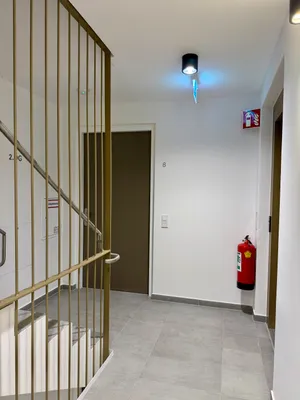 Moderne Neubauwohnung mit Balkon | Erstbezug I Fußbodenheizung / Kühlung I Geothermie I PV-Anlage – Bild 3