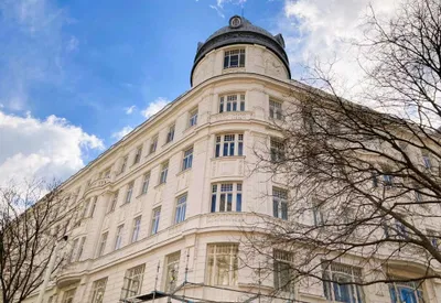 Gewerbeimmobilie mieten in Wien – 527 m², € 10